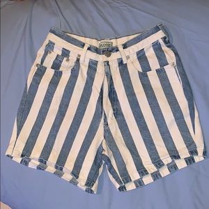 SKOOZI vintage stripe shorts